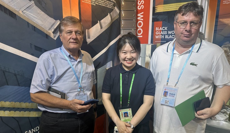 Succès mondial à la 137e Foire de Canton : présentation de nos panneaux sandwich